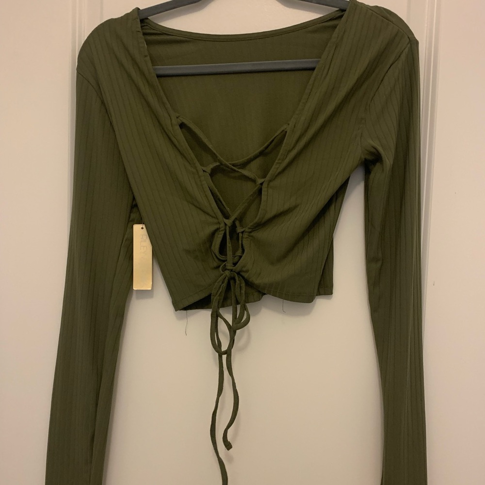 Olive green long sleeve crop top (open back) - Size S